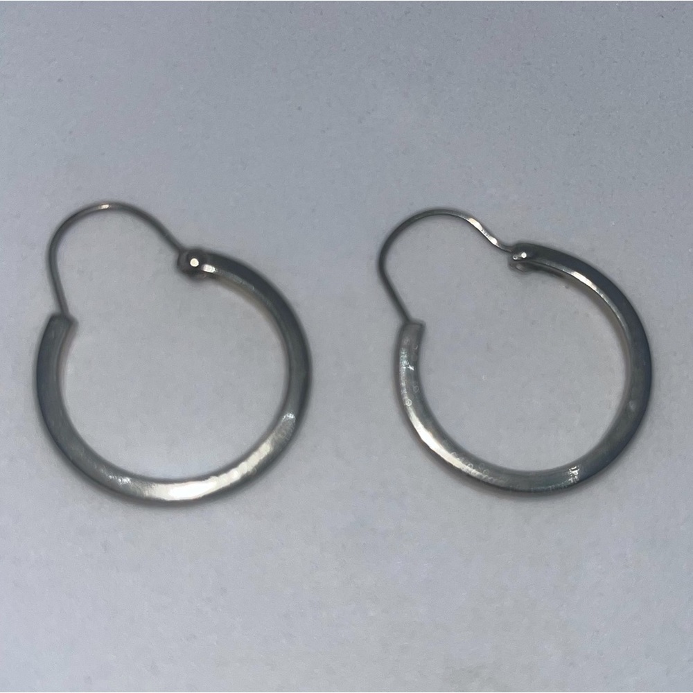 VINTAGE ALPACA Silver w/Stamp Hoop Earrings - Lightweight - Picture 2 of 6